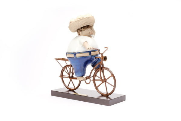 Panadero con Pan de Muerto